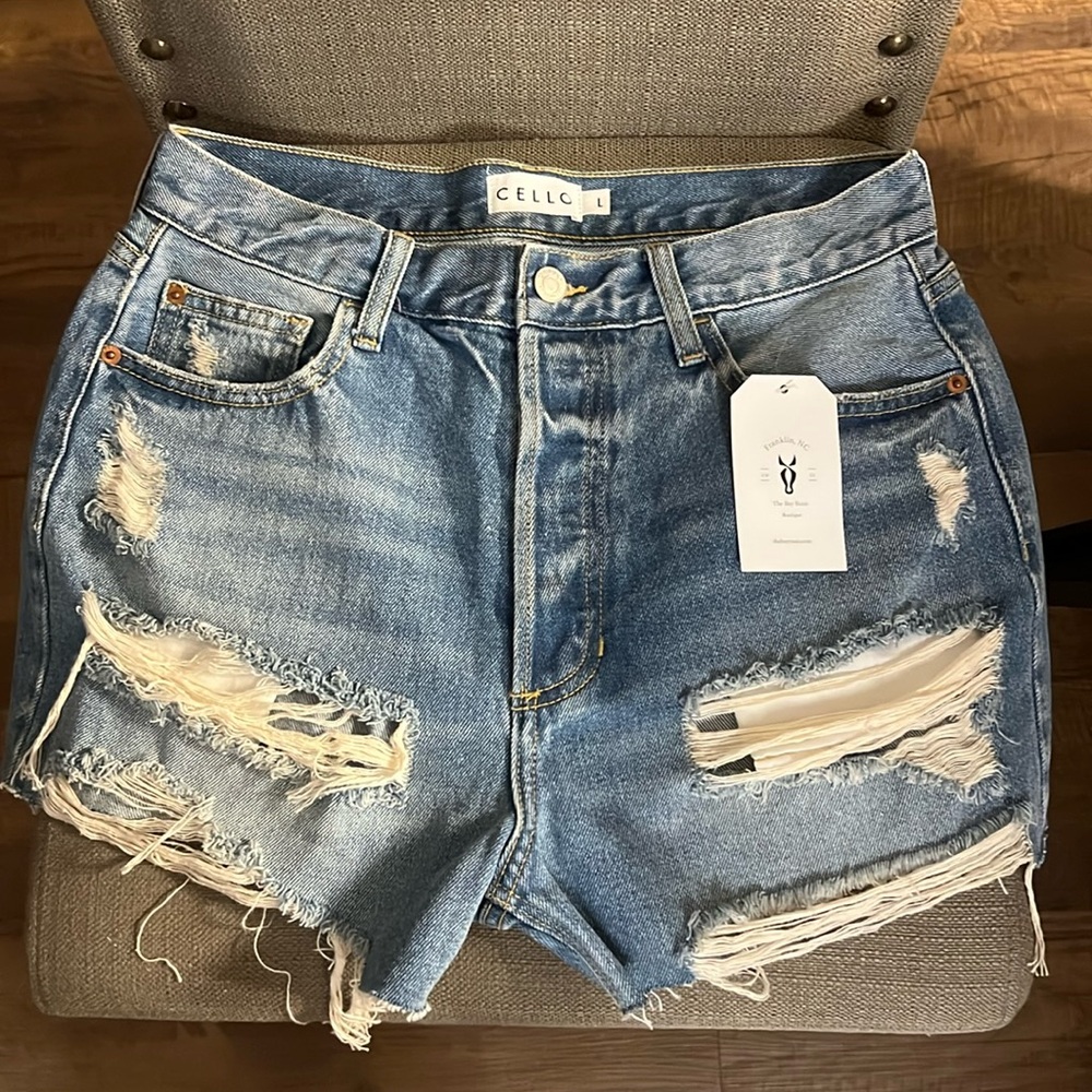 CELLO shorts